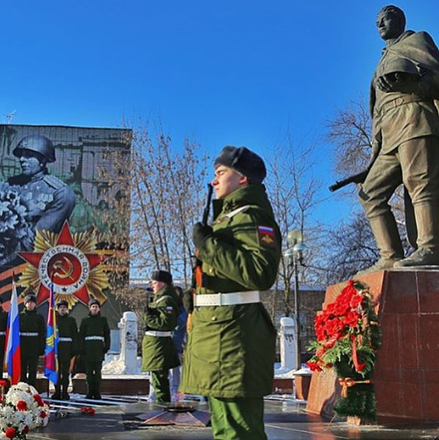 Утром 23 февраля в Люберцах у вечного огня прошёл памятный митинг.