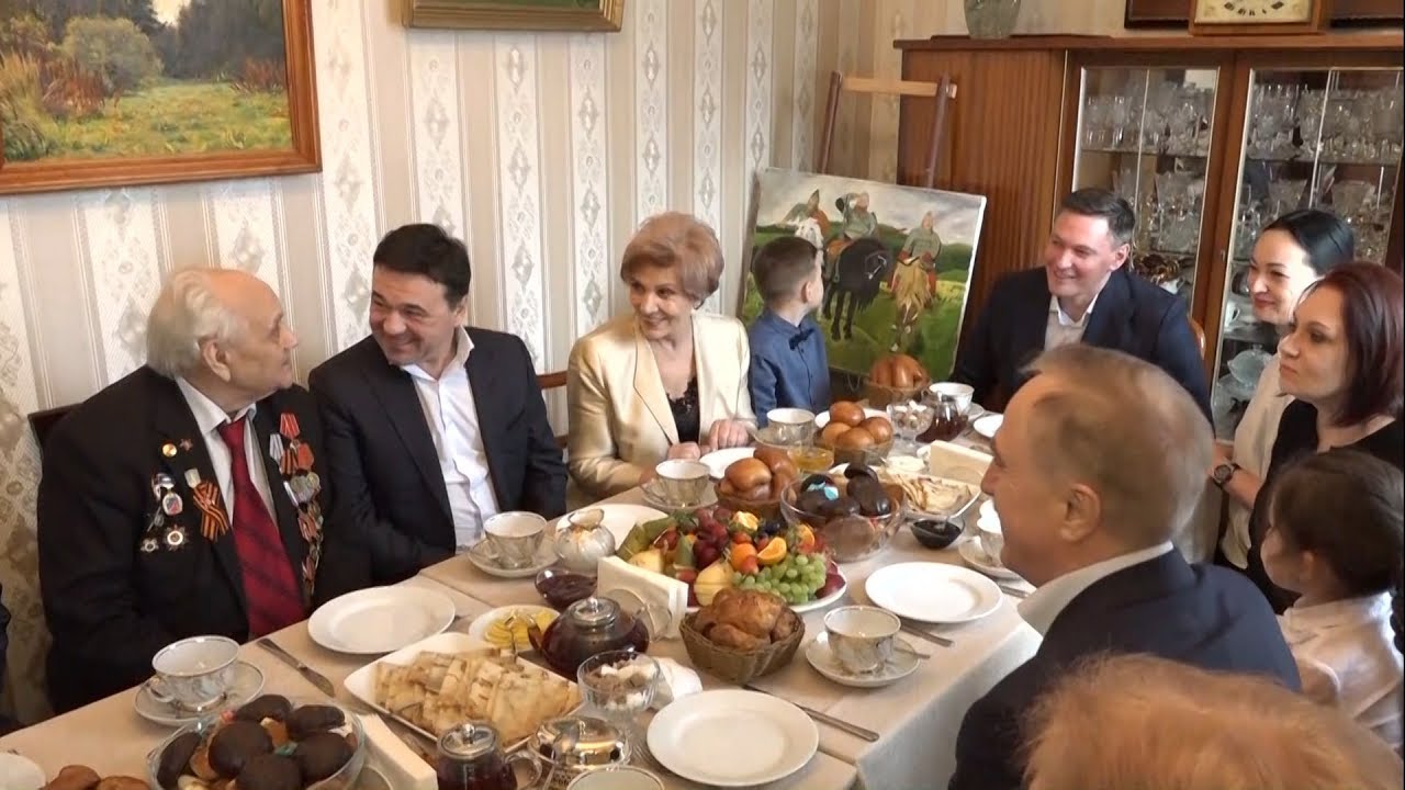 Губернатор поздравил ветерана Михаила Расторгуева