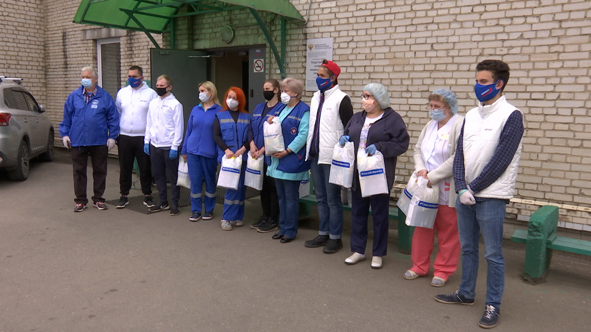 Акция «Спасибо врачам» продолжается