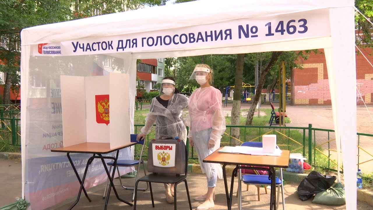 И погулял, и проголосовал. Избирательные комиссии работают во дворах Люберец