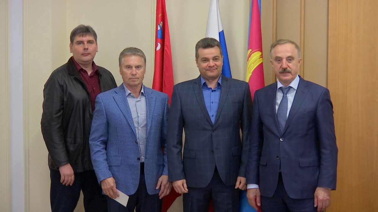 Вручение мандатов новым депутатам