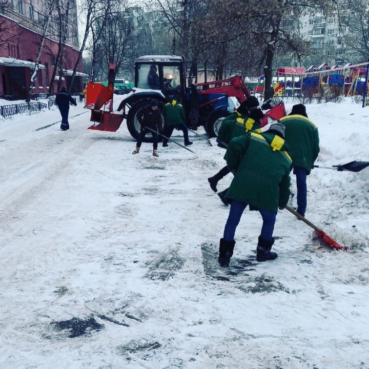 уборка снега дворы