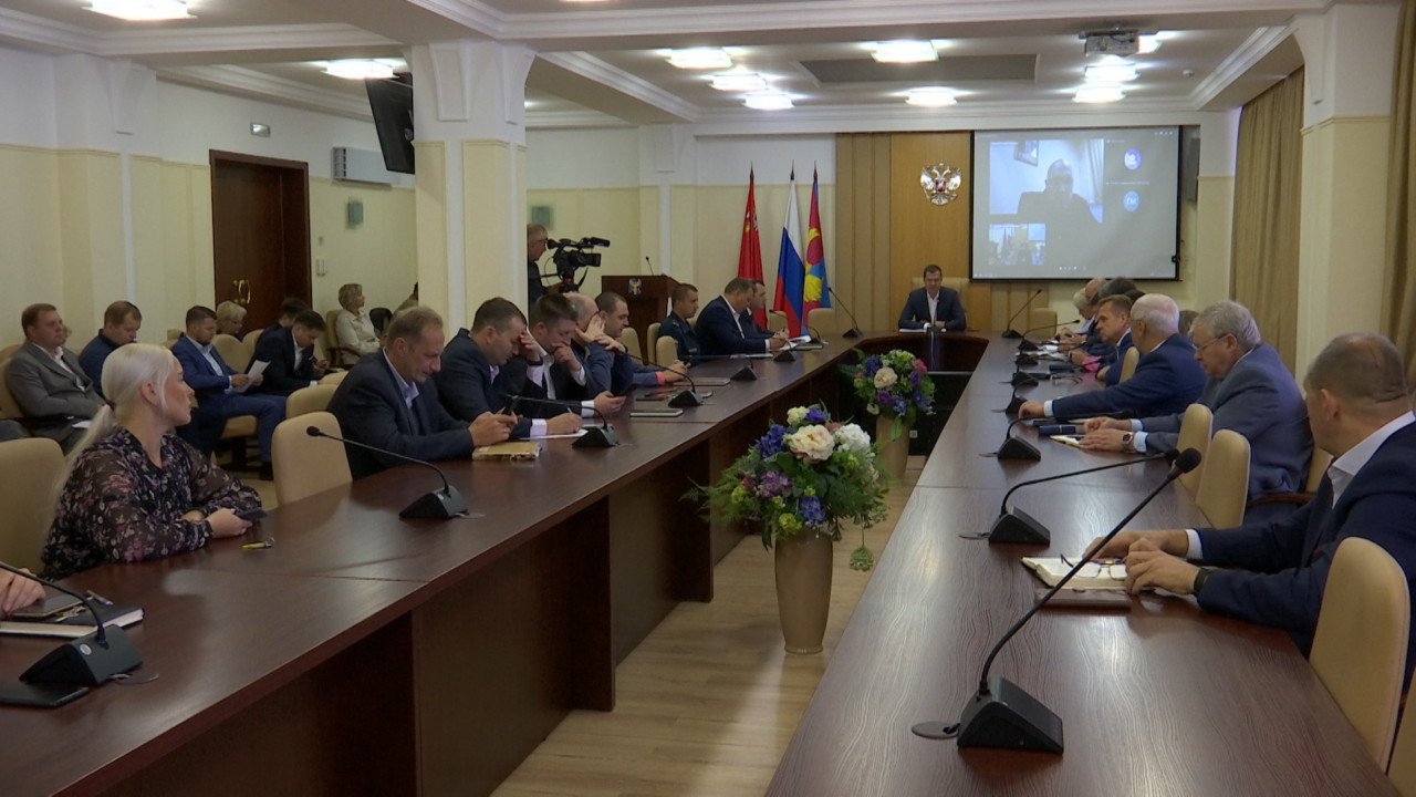 2209_13_01_Еженедельное_оперативное_совещание_в_администрации