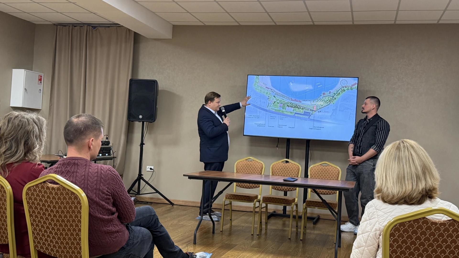 В Дзержинском обсудили концепцию благоустройства городского карьера