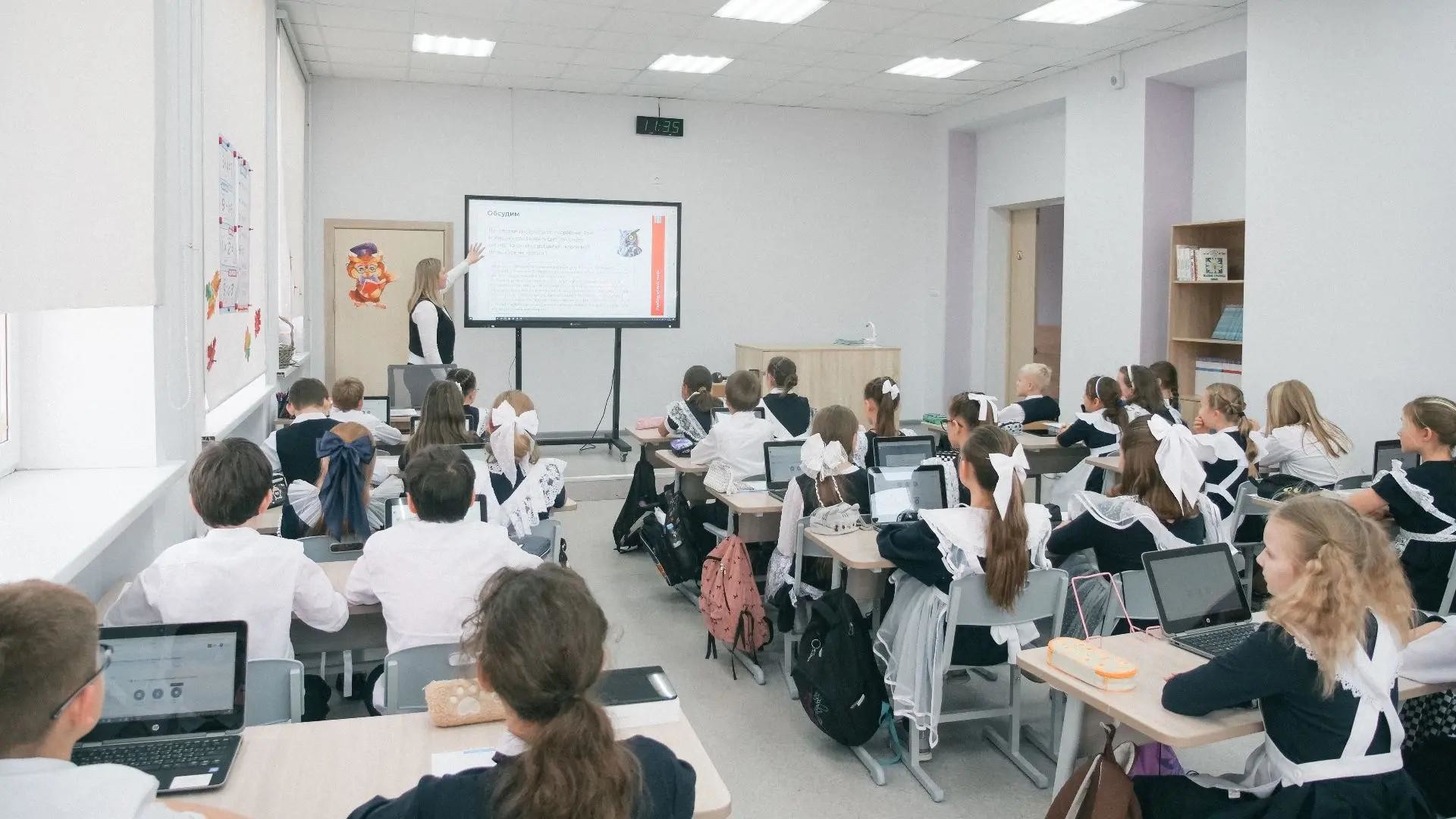 Люберецкие школьники изучают цифровую грамотность на киберуроках